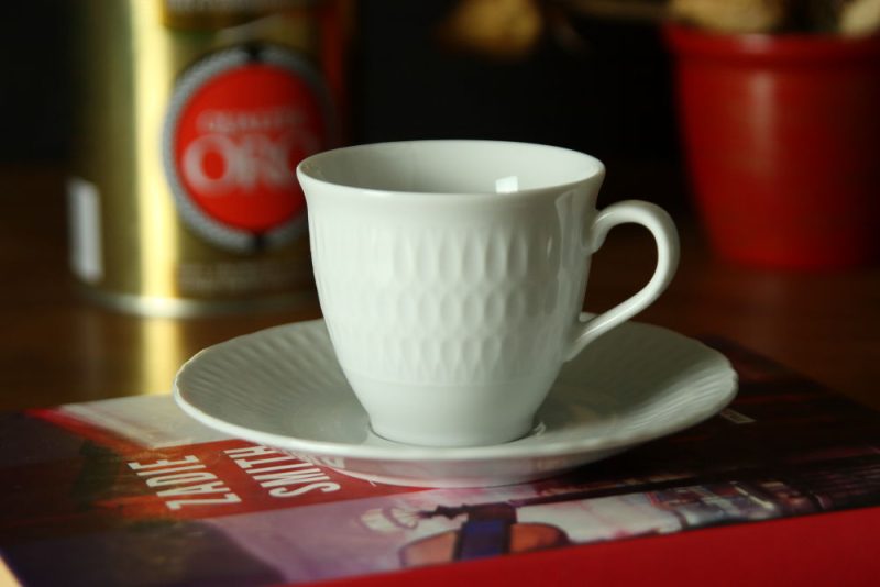 Filiżanka do espresso ze spodkiem Sofia biała 0001 - obrazek 3