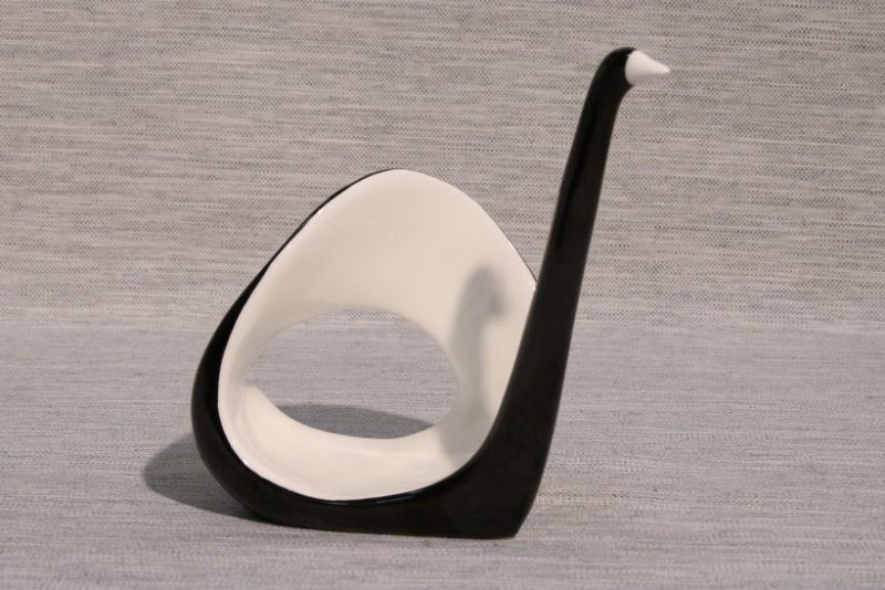 Figurka porcelanowa ŁABĘDŹ WIATR AS Ćmielów