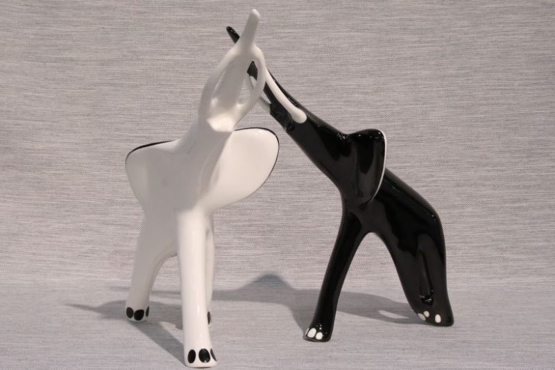 Figurka porcelanowa Słoń czarny i biały Przebudzenie Afryki AS Ćmielów