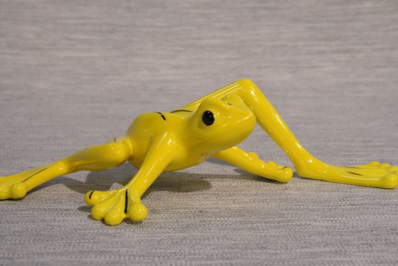 Figurka porcelanowa Żaba z długą nogą żółta AS Ćmielów
