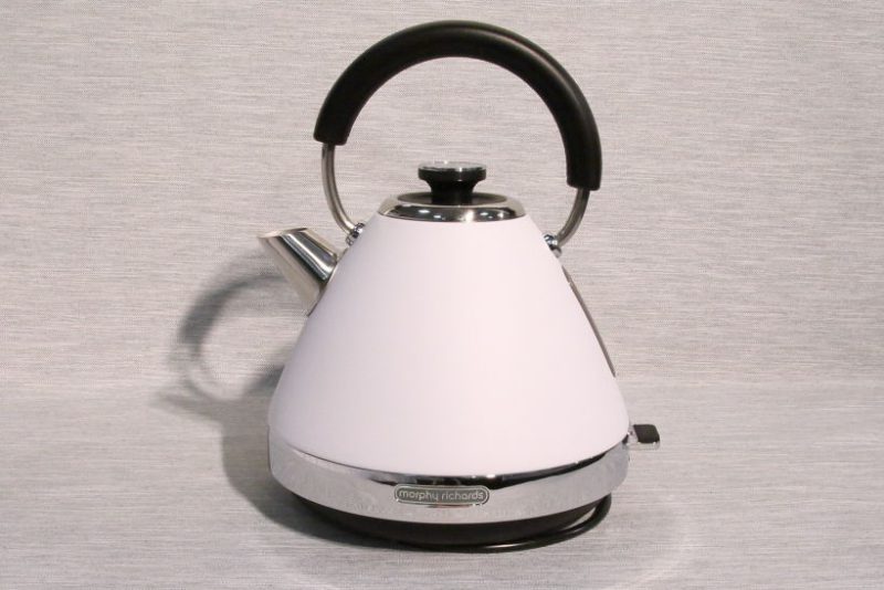 VENTURE Czajnik elektryczny biały 100134