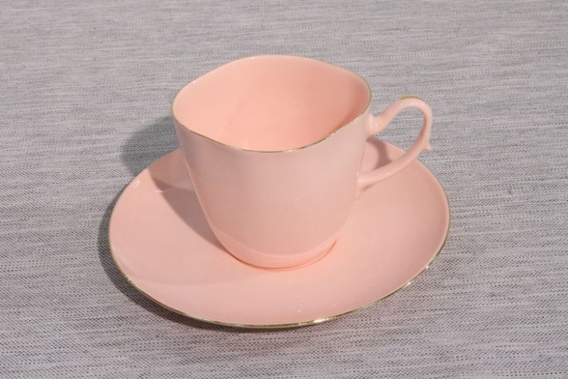 Filiżanka Anna Maria do kawy z różowej porcelany