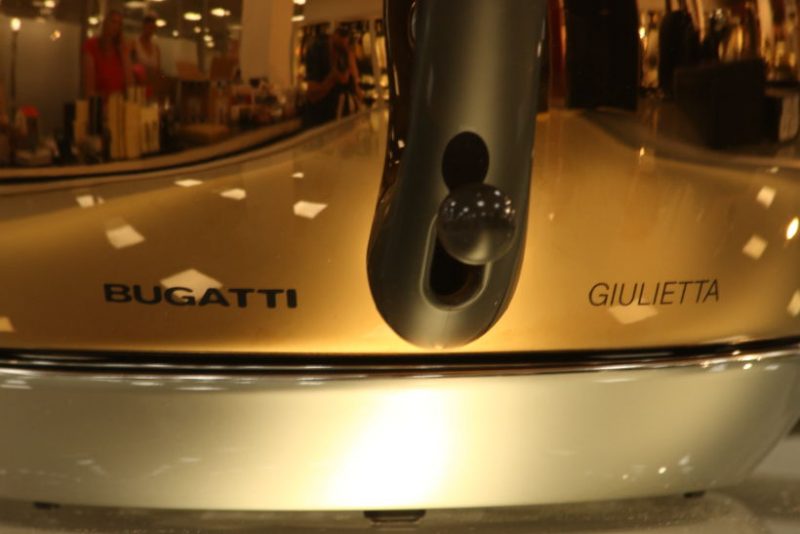 Czajnik Bugatti Giulietta Różowe Złoto włącznik