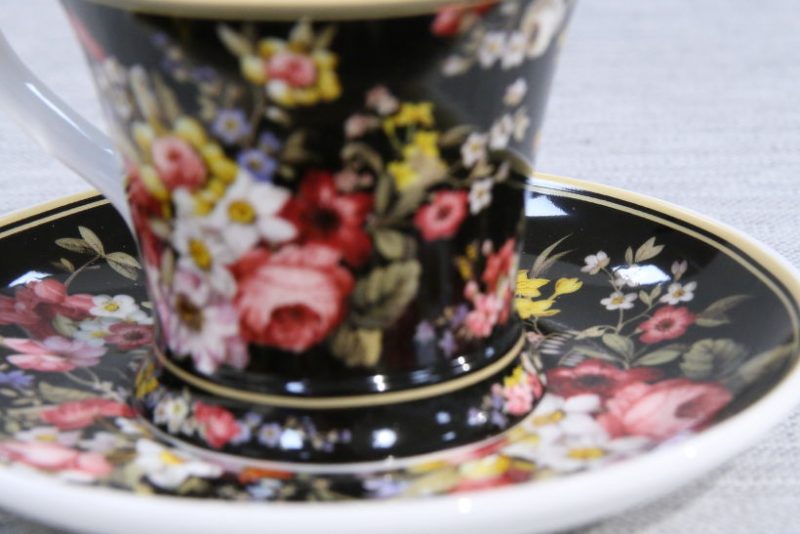 Zestaw 2 filiżanek do espresso 80 ml ze spodkami Blooming OPULANCE Black