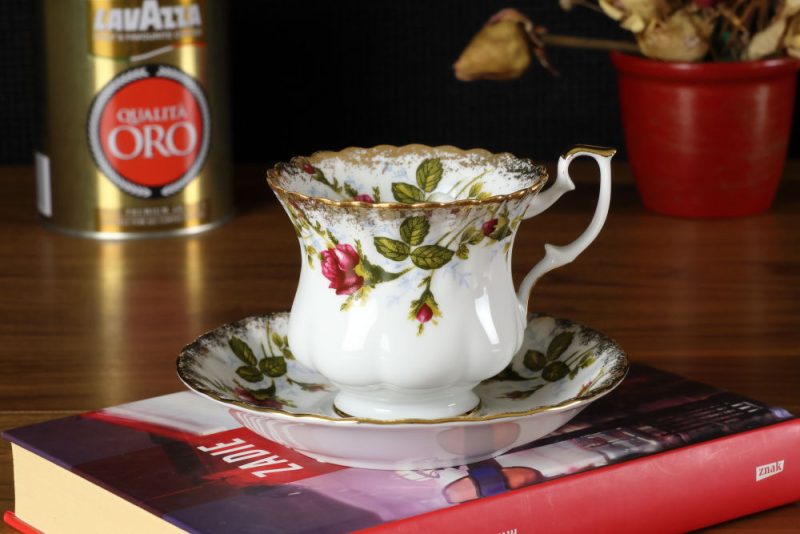 Filiżanka Iwona B013 o pojemności 220 ml ze spodkiem Chodzież