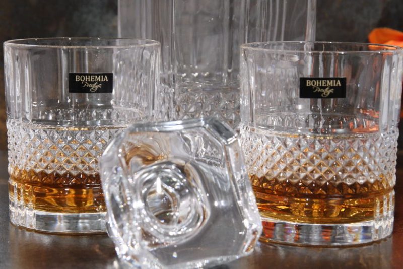 Zestaw do whisky BOHEMIA ELEGANTE karafka i 6 szklanek 320 m