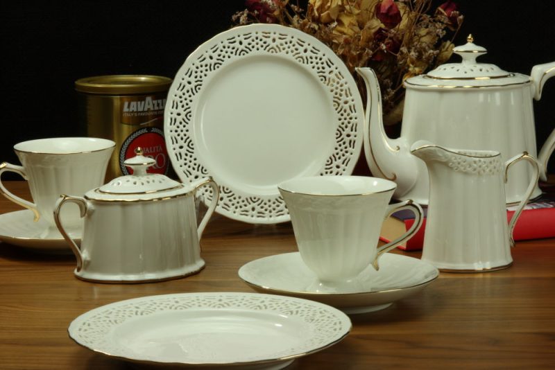 Serwis do herbaty Clara Gold Ivory Villa Italia dla 6 os. 21 cz.